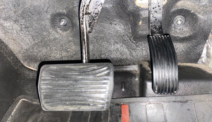 2021 Mahindra Thar LX PETROL HT 4WD AT, Petrol, Automatic, 97,638 km, Pedals