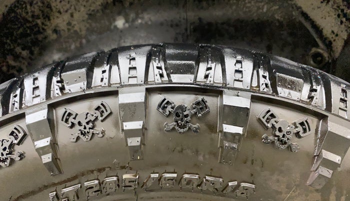 2021 Mahindra Thar LX PETROL HT 4WD AT, Petrol, Automatic, 97,638 km, Left Rear Tyre Tread