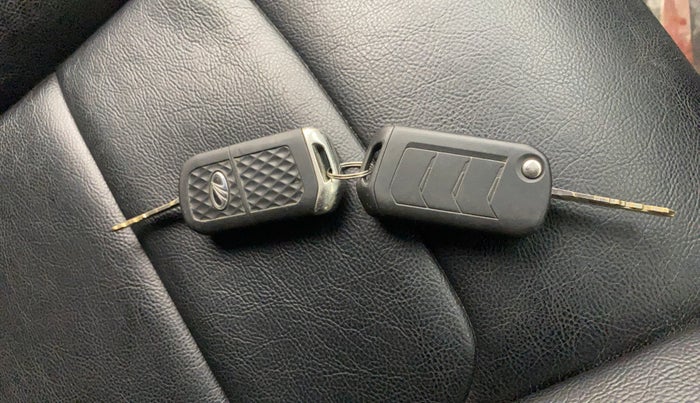 2021 Mahindra Thar LX PETROL HT 4WD AT, Petrol, Automatic, 97,638 km, Key Close Up