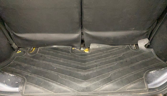 2021 Mahindra Thar LX PETROL HT 4WD AT, Petrol, Automatic, 97,638 km, Boot Inside