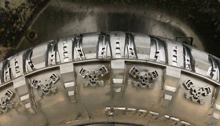 2021 Mahindra Thar LX PETROL HT 4WD AT, Petrol, Automatic, 97,638 km, Right Rear Tyre Tread