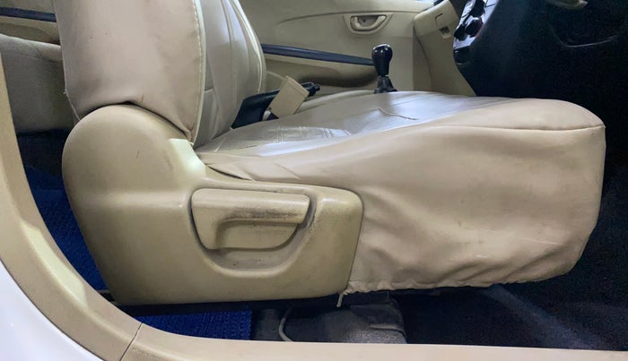 2015 Honda Amaze 1.2L I-VTEC E, Petrol, Manual, 1,45,917 km, Driver Side Adjustment Panel