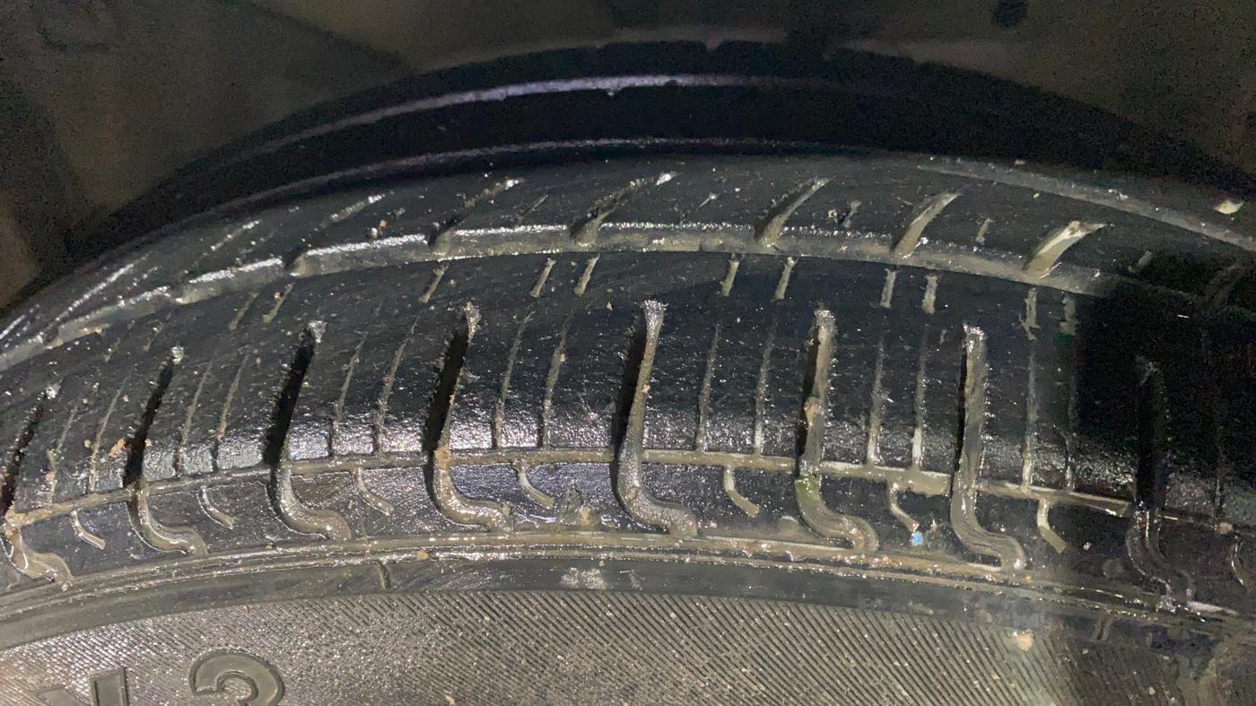 2015 Honda Amaze 1.2L I-VTEC E, Petrol, Manual, 1,45,908 km, Left Front Tyre Tread