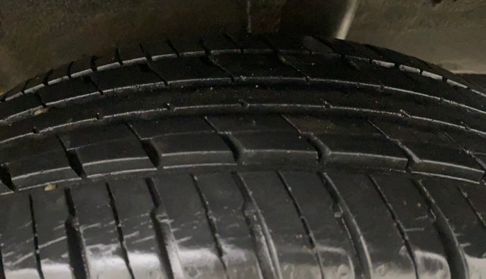 2018 Renault Kwid RXT 1.0, Petrol, Manual, 32,849 km, Left Rear Tyre Tread