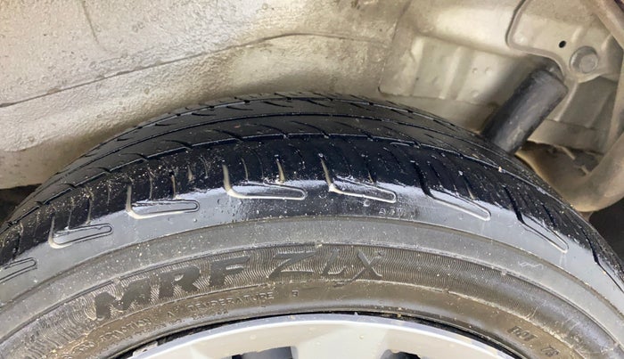 2014 Maruti Wagon R 1.0 VXI, Petrol, Manual, 66,371 km, Left Rear Tyre Tread
