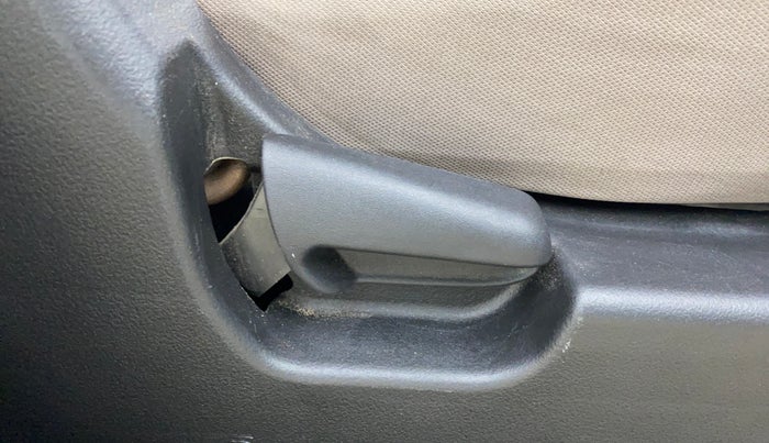 2014 Maruti Wagon R 1.0 VXI, Petrol, Manual, 66,371 km, Driver Side Adjustment Panel