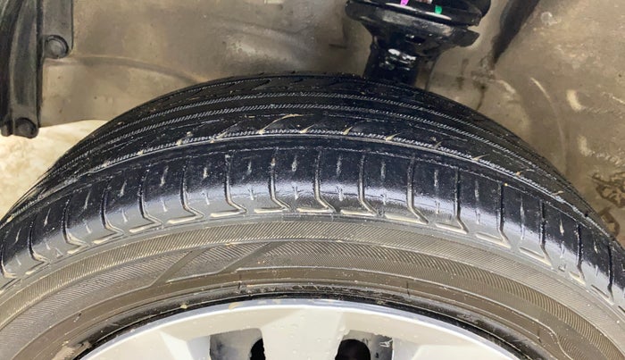 2014 Maruti Wagon R 1.0 VXI, Petrol, Manual, 66,371 km, Left Front Tyre Tread