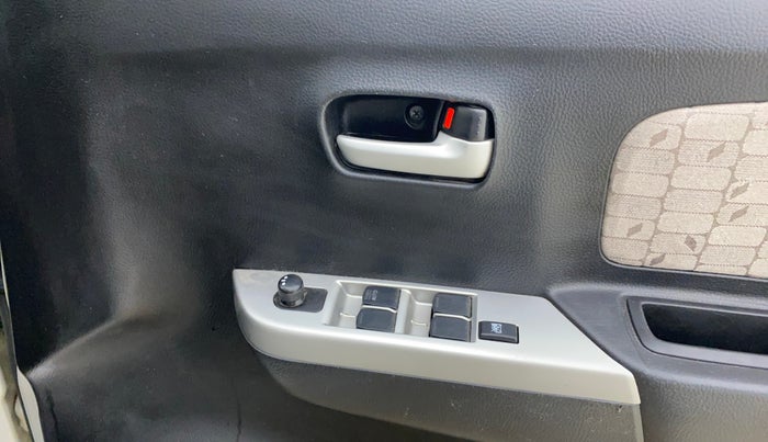 2014 Maruti Wagon R 1.0 VXI, Petrol, Manual, 66,371 km, Driver Side Door Panels Control