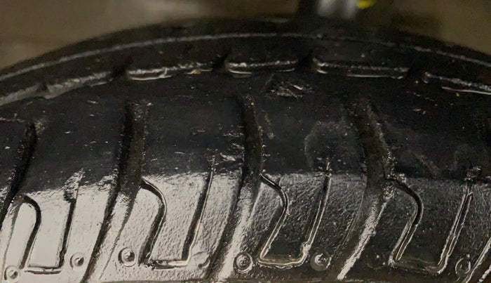 2017 Maruti Wagon R 1.0 LXI CNG, CNG, Manual, 83,192 km, Left Front Tyre Tread