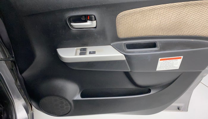 2017 Maruti Wagon R 1.0 LXI CNG, CNG, Manual, 83,192 km, Driver Side Door Panels Control