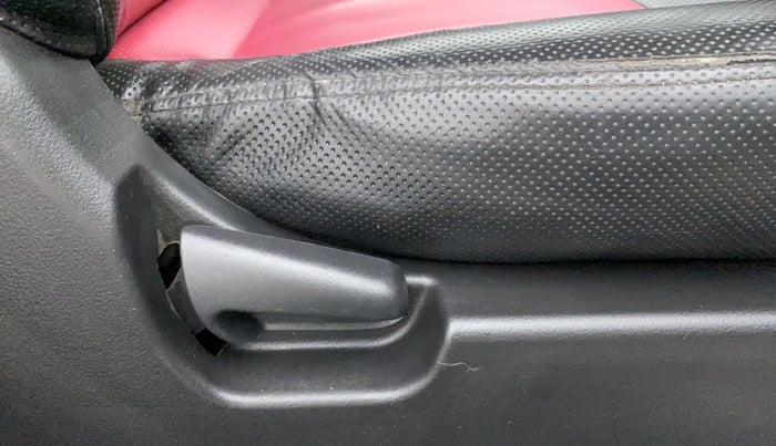 2017 Maruti Wagon R 1.0 LXI CNG, CNG, Manual, 83,192 km, Driver Side Adjustment Panel