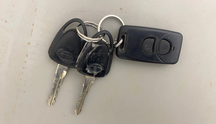 2016 Tata Nano TWIST XTA, Petrol, Automatic, 45,511 km, Key Close Up