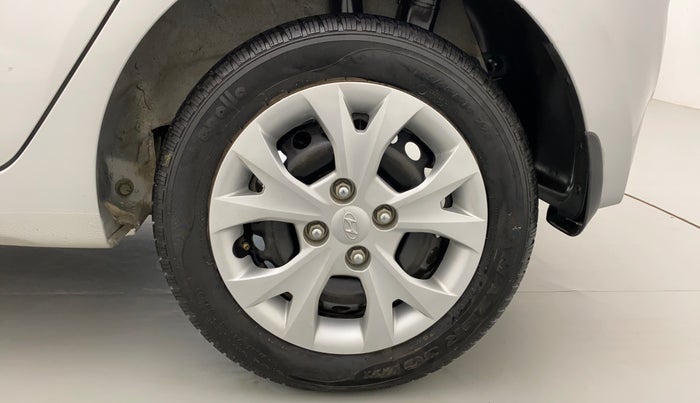 2016 Hyundai Grand i10 MAGNA 1.2 VTVT, Petrol, Manual, 13,839 km, Left Rear Wheel
