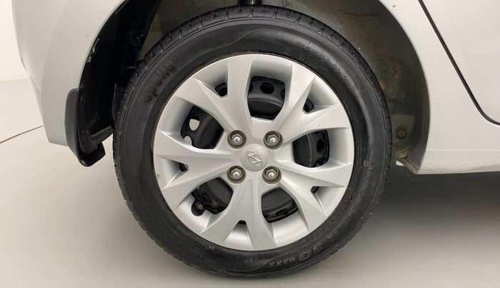 2016 Hyundai Grand i10 MAGNA 1.2 VTVT, Petrol, Manual, 13,839 km, Right Rear Wheel