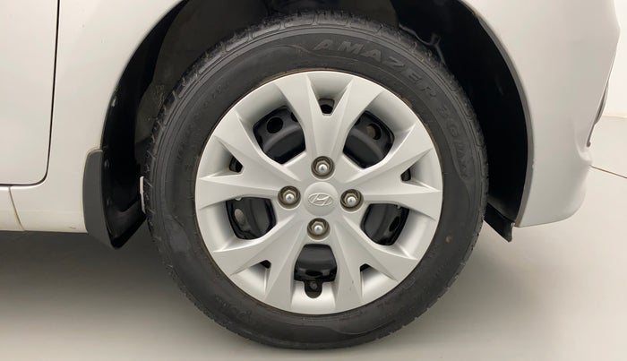 2016 Hyundai Grand i10 MAGNA 1.2 VTVT, Petrol, Manual, 13,839 km, Right Front Wheel