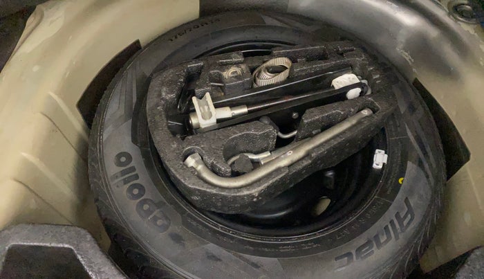 2014 Skoda Rapid ELEGANCE 1.6 MPI AT, Petrol, Automatic, 77,700 km, Spare Tyre