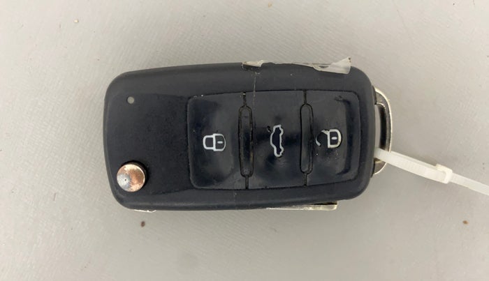 2014 Skoda Rapid ELEGANCE 1.6 MPI AT, Petrol, Automatic, 77,700 km, Key Close Up