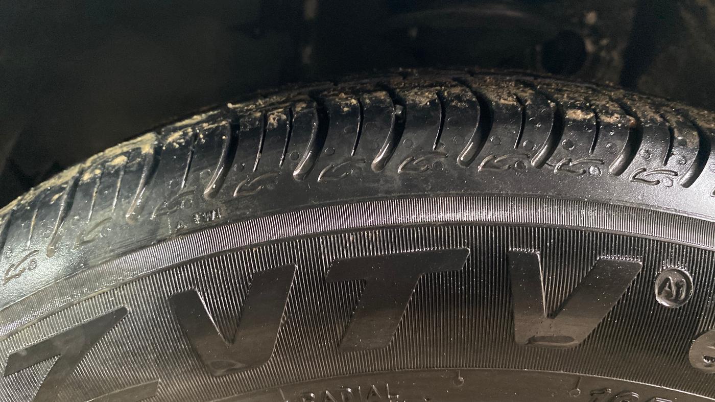 2023 Maruti New Wagon-R VXI CNG 1.0, CNG, Manual, 72,697 km, Left Front Tyre Tread