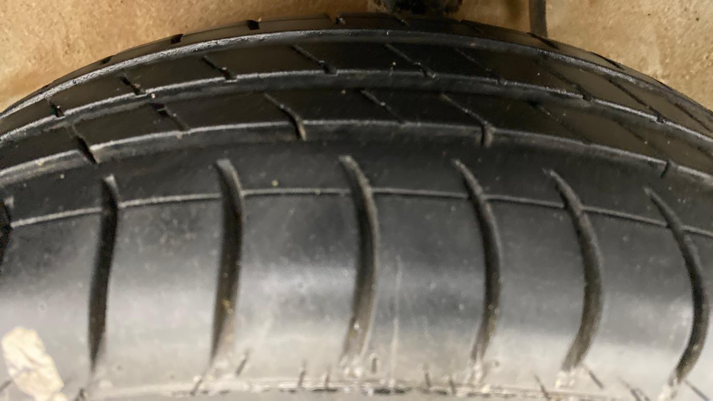 2018 Maruti Alto K10 VXI P, Petrol, Manual, 24,482 km, Left Front Tyre Tread
