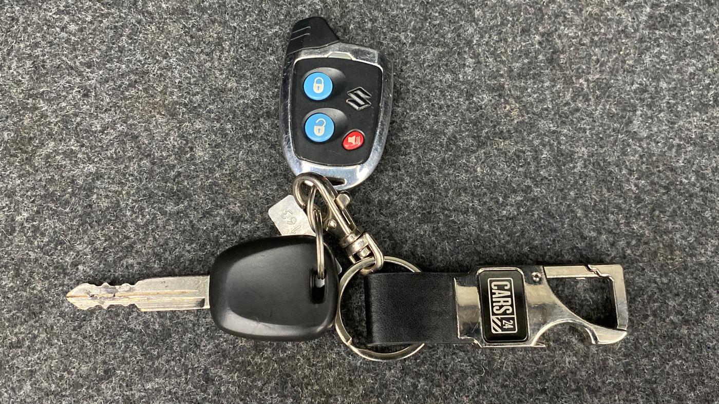 2018 Maruti Alto K10 VXI P, Petrol, Manual, 24,482 km, Key Close Up