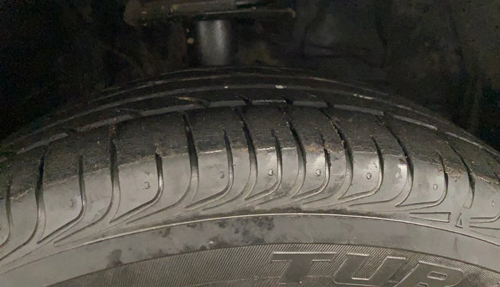 2020 Toyota YARIS J MT, Petrol, Manual, 33,227 km, Right Front Tyre Tread