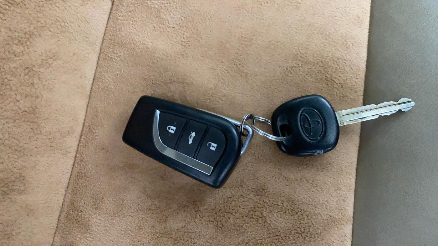 2020 Toyota YARIS J MT, Petrol, Manual, 33,227 km, Key Close Up