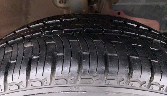 2017 Mahindra Kuv100 K4 6 STR, Petrol, Manual, 45,831 km, Right Front Tyre Tread