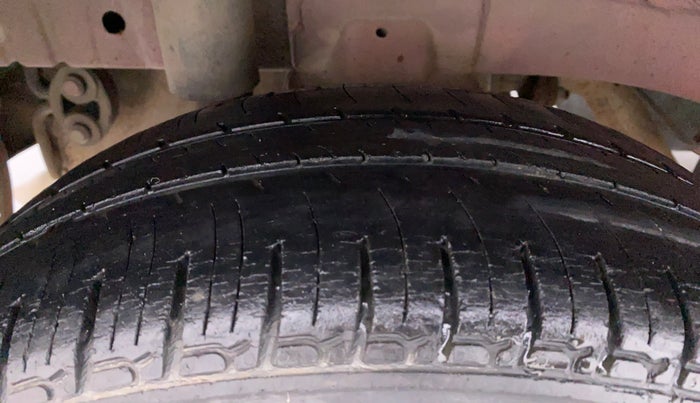 2017 Mahindra Kuv100 K4 6 STR, Petrol, Manual, 45,831 km, Right Rear Tyre Tread