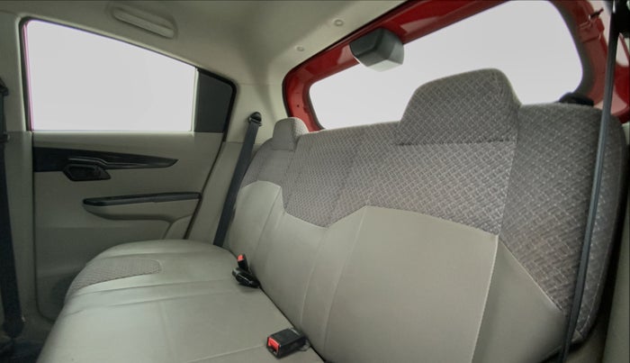 2017 Mahindra Kuv100 K4 6 STR, Petrol, Manual, 45,831 km, Right Side Rear Door Cabin