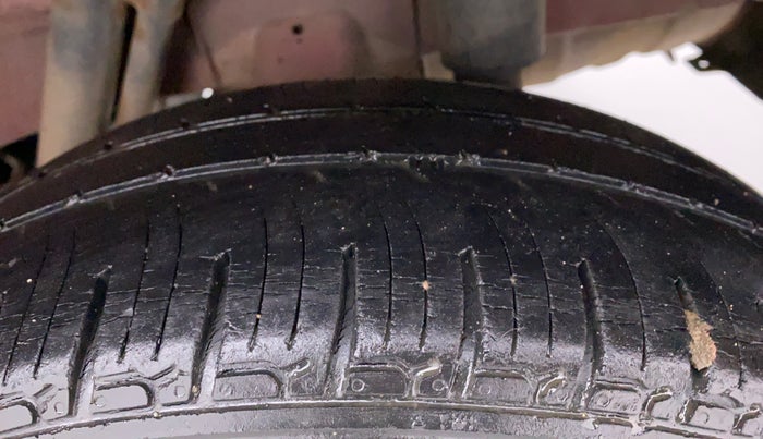 2017 Mahindra Kuv100 K4 6 STR, Petrol, Manual, 45,831 km, Left Rear Tyre Tread