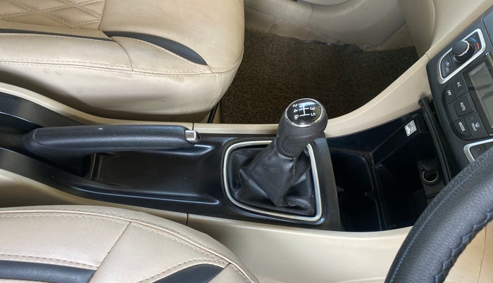 2019 Maruti Ciaz DELTA 1.5 SHVS MT PETROL, Petrol, Manual, 47,407 km, Gear Lever