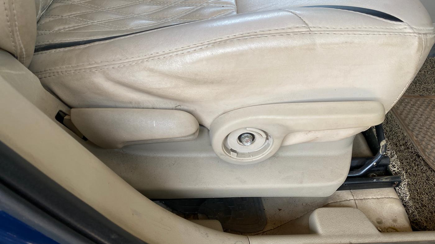 2019 Maruti Ciaz DELTA 1.5 SHVS MT PETROL, Petrol, Manual, 47,407 km, Driver Side Adjustment Panel