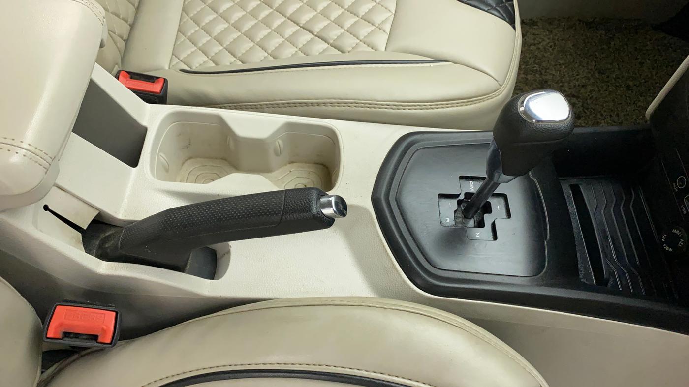 2020 Mahindra XUV300 W6 1.5 DIESEL AMT, Diesel, Automatic, 85,834 km, Gear Lever