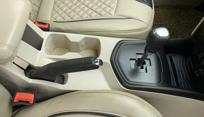 2020 Mahindra XUV300 W6 1.5 DIESEL AMT, Diesel, Automatic, 85,834 km, Gear Lever