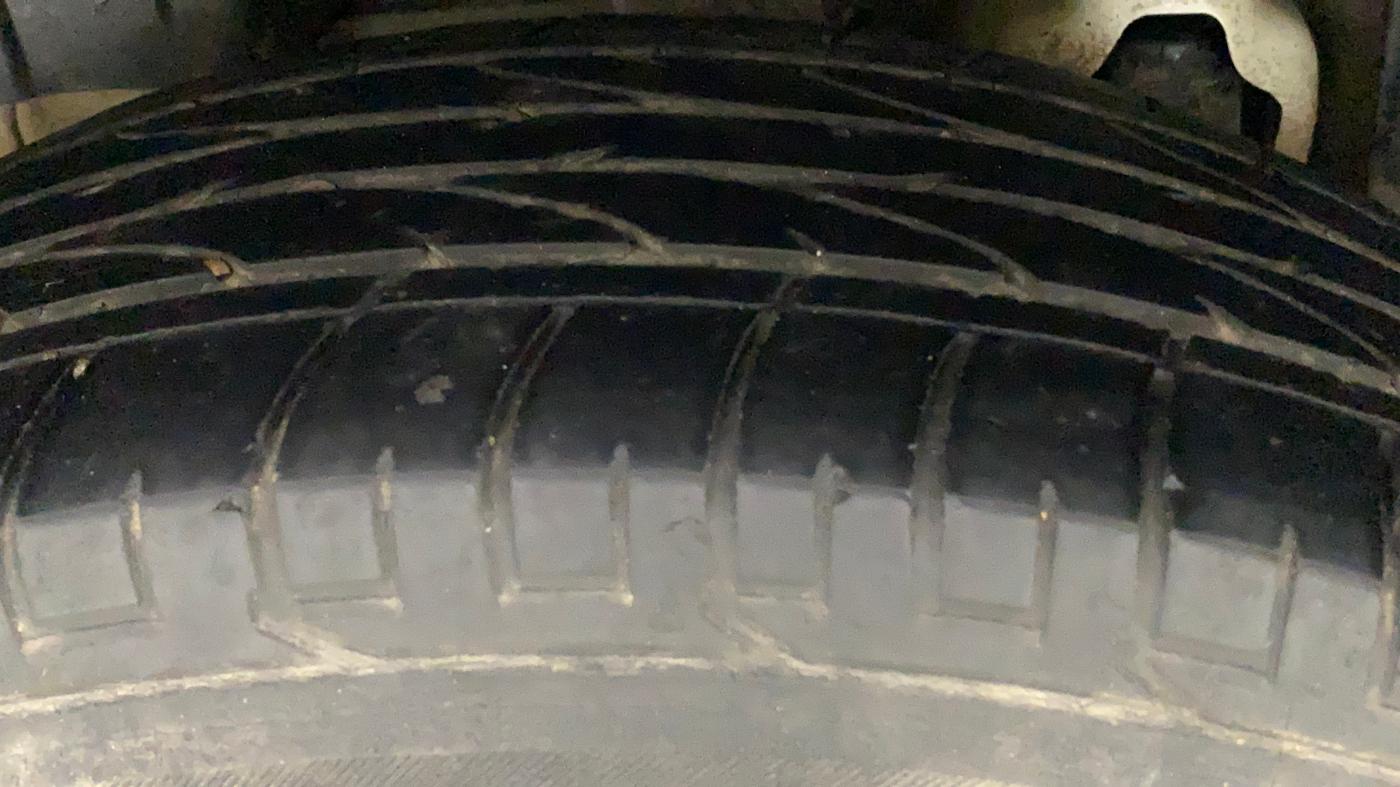 2020 Mahindra XUV300 W6 1.5 DIESEL AMT, Diesel, Automatic, 85,834 km, Right Rear Tyre Tread