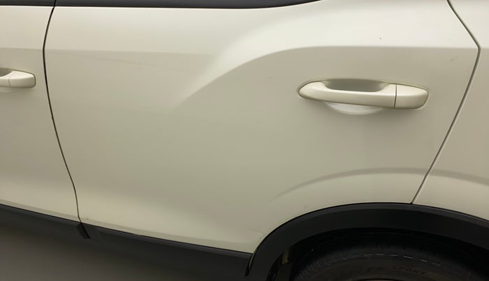 2020 Mahindra XUV300 W6 1.5 DIESEL AMT, Diesel, Automatic, 85,834 km, Rear left door - Slightly dented