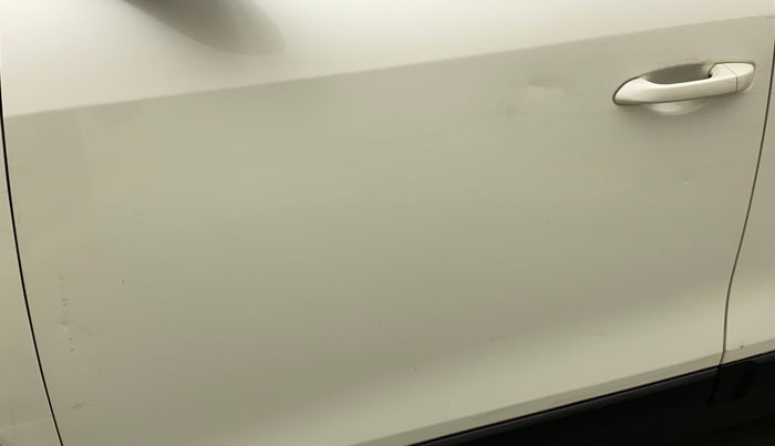 2020 Mahindra XUV300 W6 1.5 DIESEL AMT, Diesel, Automatic, 85,834 km, Front passenger door - Minor scratches