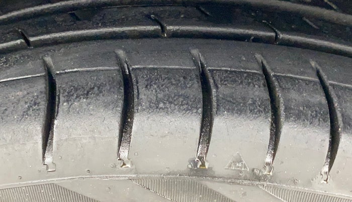 2015 Hyundai Grand i10 ASTA AT 1.2 KAPPA VTVT, Petrol, Automatic, 96,163 km, Left Rear Tyre Tread
