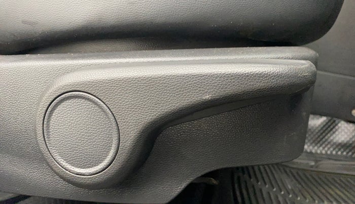 2015 Hyundai Grand i10 ASTA AT 1.2 KAPPA VTVT, Petrol, Automatic, 96,163 km, Driver Side Adjustment Panel