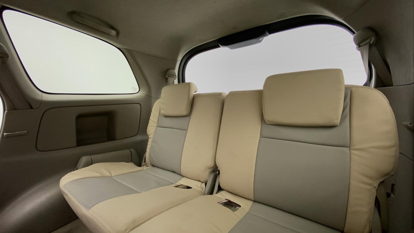 2010 Toyota Innova 2.5 V 8 STR, Diesel, Manual, 1,51,153 km, Third Seat Row
