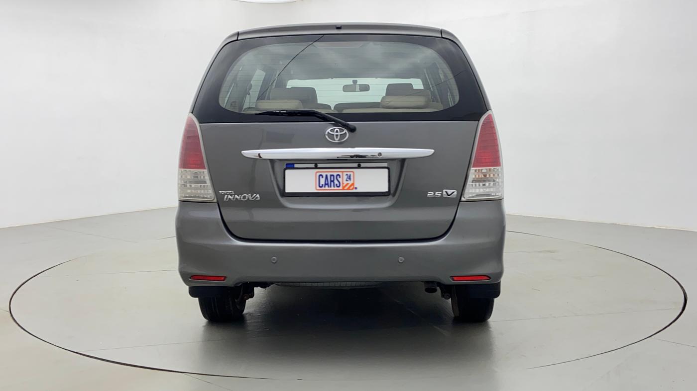 2010 Toyota Innova 2.5 V 8 STR, Diesel, Manual, 1,51,153 km, Back/Rear View