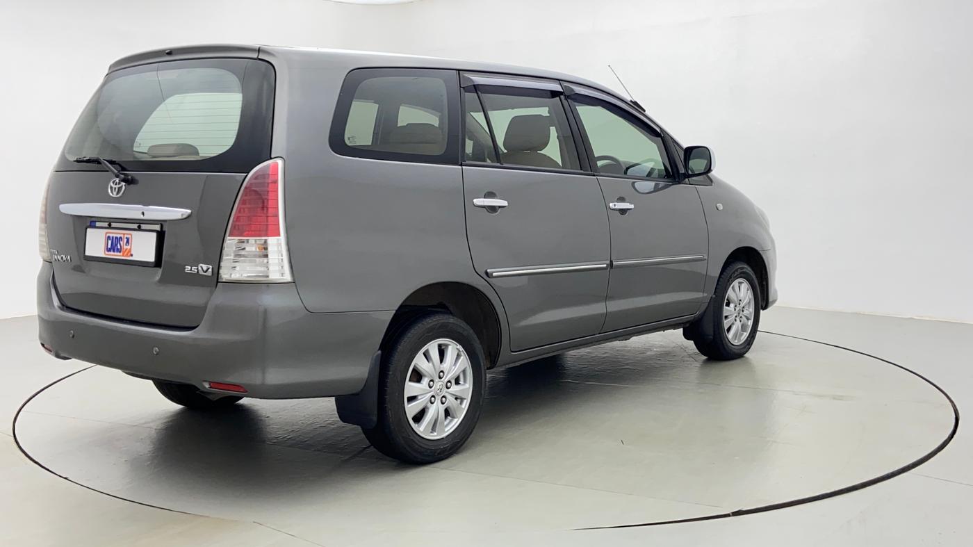 2010 Toyota Innova 2.5 V 8 STR, Diesel, Manual, 1,51,153 km, Right Back Diagonal (45- Degree) View