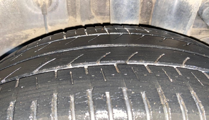 2019 Hyundai Elite i20 MAGNA PLUS 1.2, Petrol, Manual, 27,829 km, Left Rear Tyre Tread