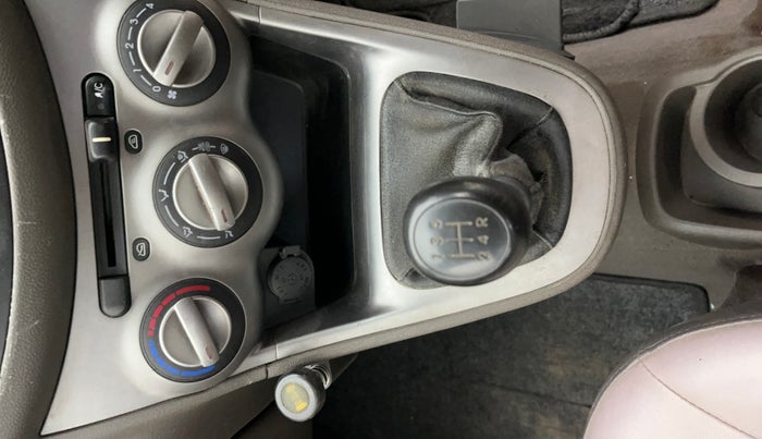 2016 Hyundai i10 MAGNA 1.1, Petrol, Manual, 34,911 km, Gear Lever