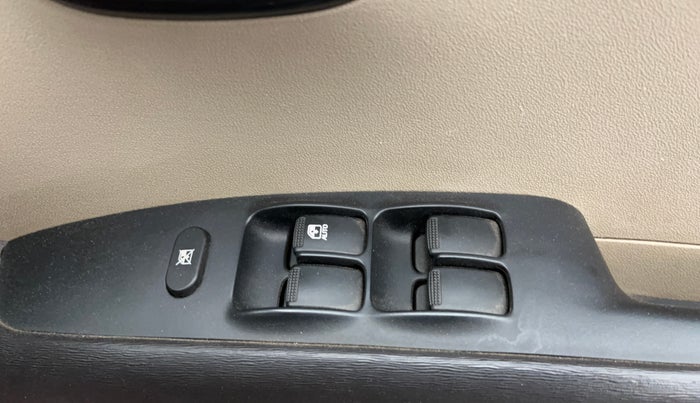 2016 Hyundai i10 MAGNA 1.1, Petrol, Manual, 34,911 km, Driver Side Door Panels Control