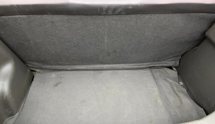 2016 Hyundai i10 MAGNA 1.1, Petrol, Manual, 34,911 km, Boot Inside