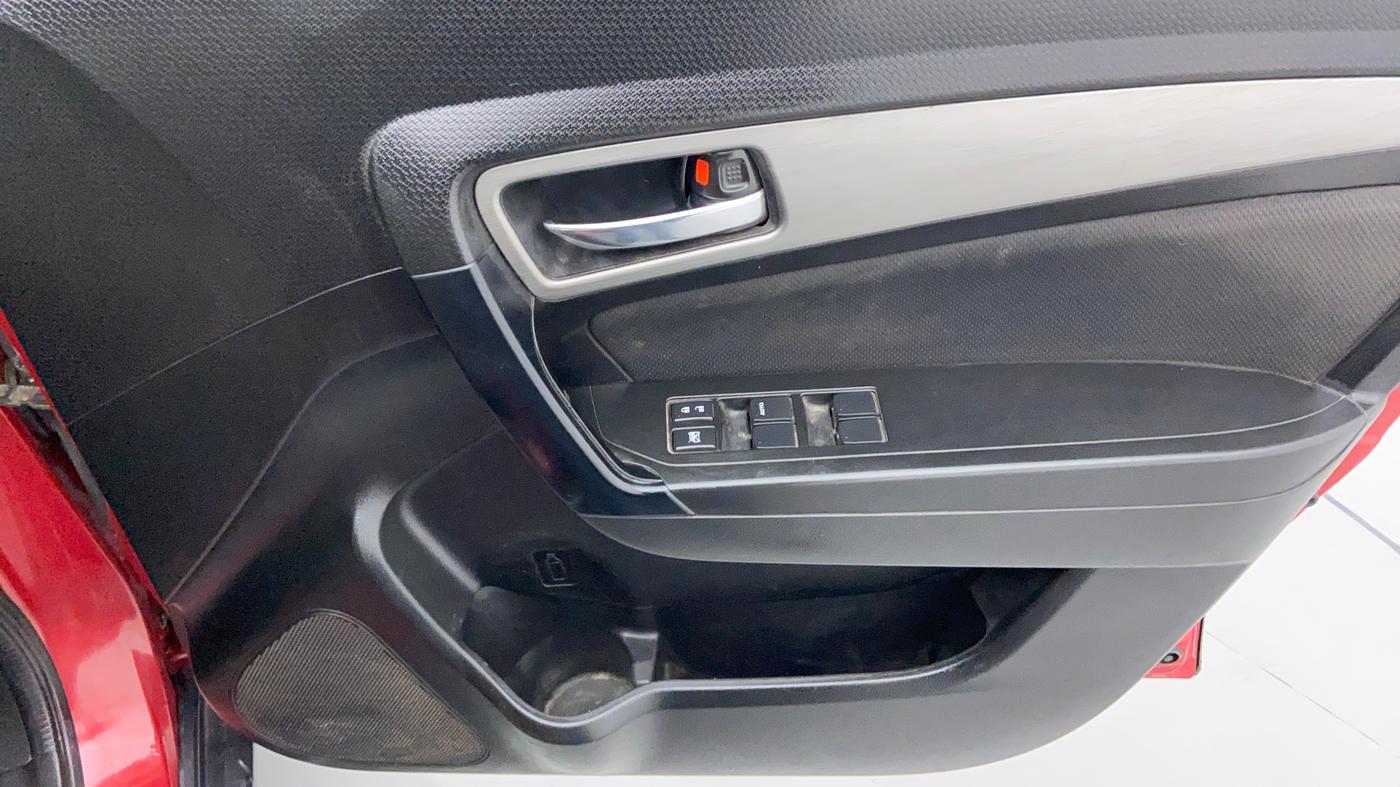 2018 Maruti Vitara Brezza ZDI+ DUAL TONE AMT, Diesel, Automatic, Driver Side Door Panel Controls