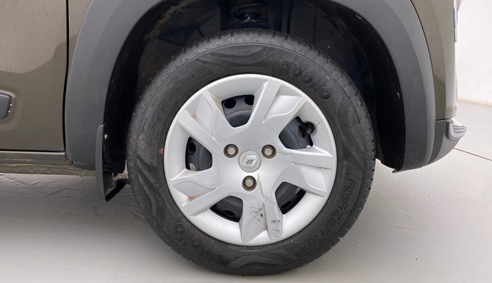 2022 Renault Kwid RXT 1.0, Petrol, Manual, 11,689 km, Right Front Wheel