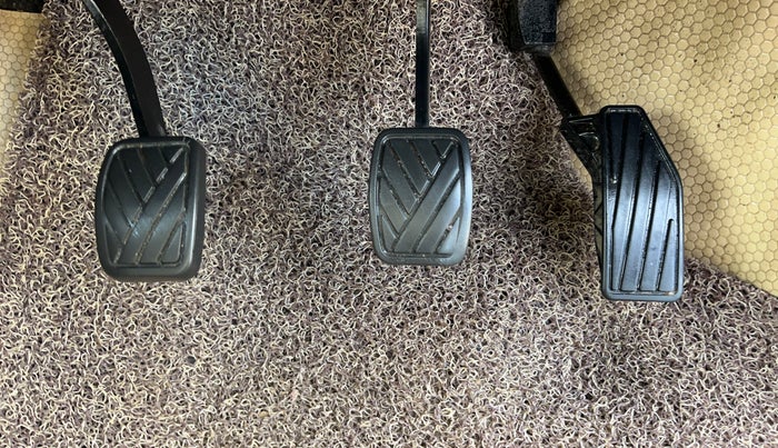 2021 Maruti Baleno DELTA PETROL 1.2, Petrol, Manual, 90,644 km, Pedals