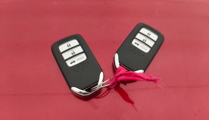 2018 Honda Amaze 1.2L I-VTEC V CVT, Petrol, Automatic, 31,936 km, Key Close Up